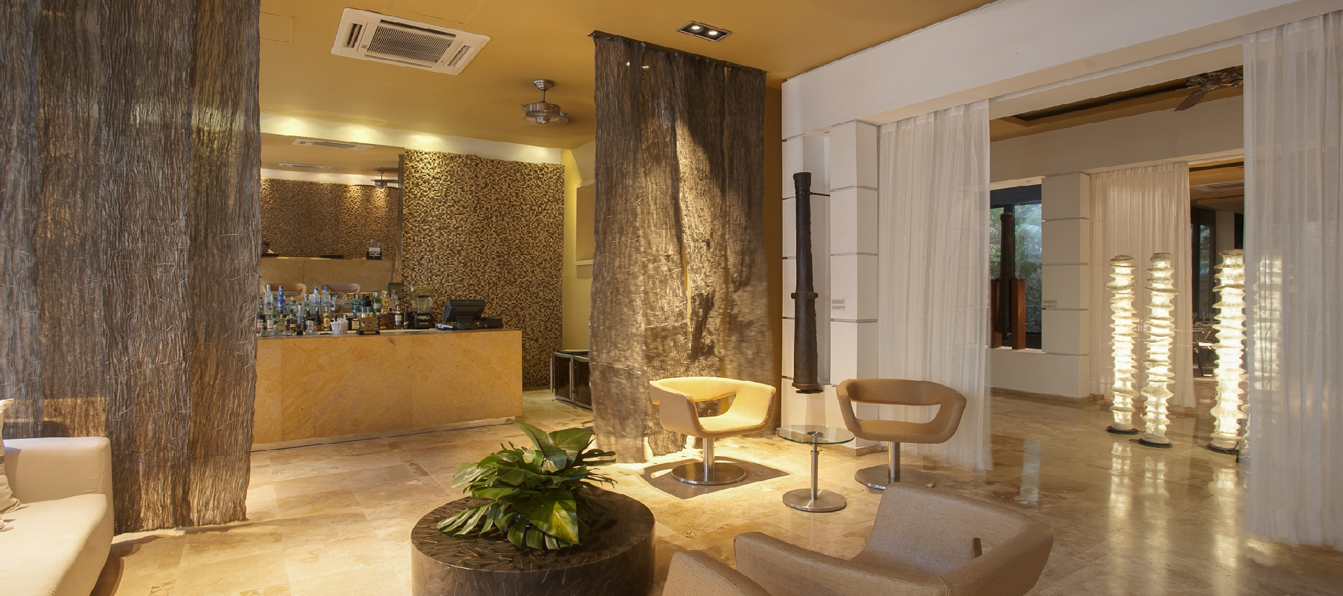 Movich Hotel (Lobby - Bar)